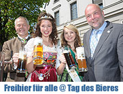 Bayerische Bierwoche . Freibier gibt es am 23.04.2014 am Münchner Bierbrunnen (©Foto:Ingrid Grossmann)